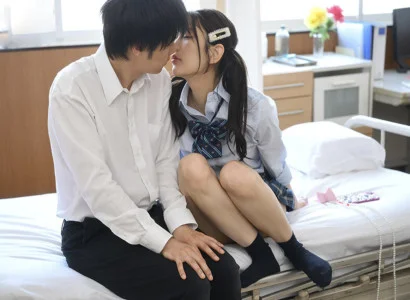 Gã nam sinh yếu đuối bị địt ngay trong lớp bởi khoa khôi
