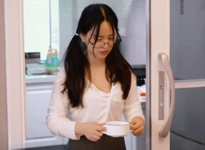 Con gái bị cha dượng bắt nạt